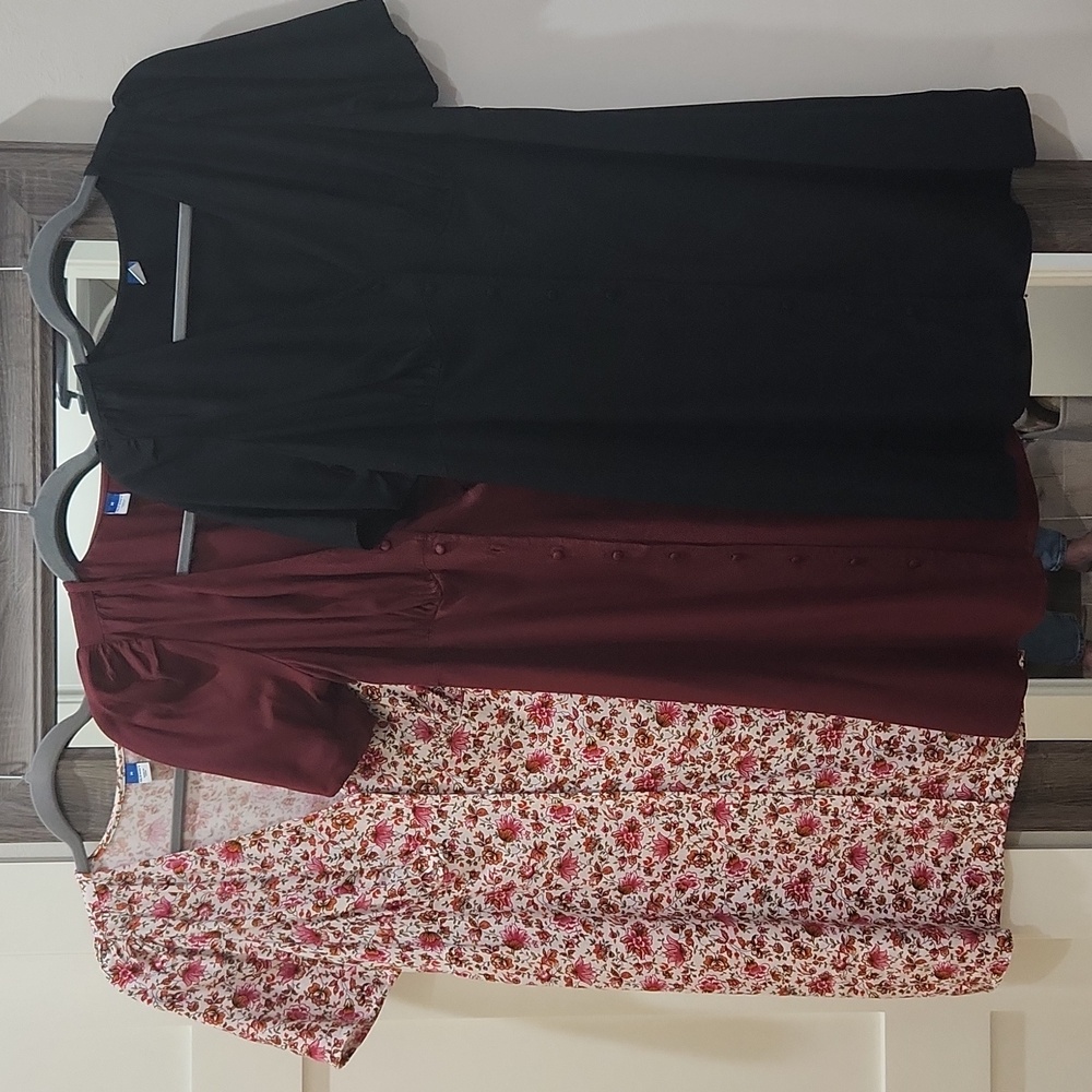 NWOT 3 REG LENGTH DRESSES BLK, WINE, and MULTI.  SZ MED BUTTON FRT 100% RAY/VIS